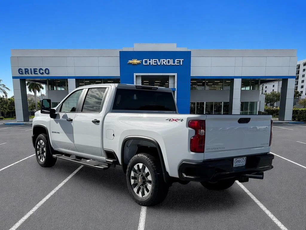 New 2026 Summit White Chevrolet Custom image 5