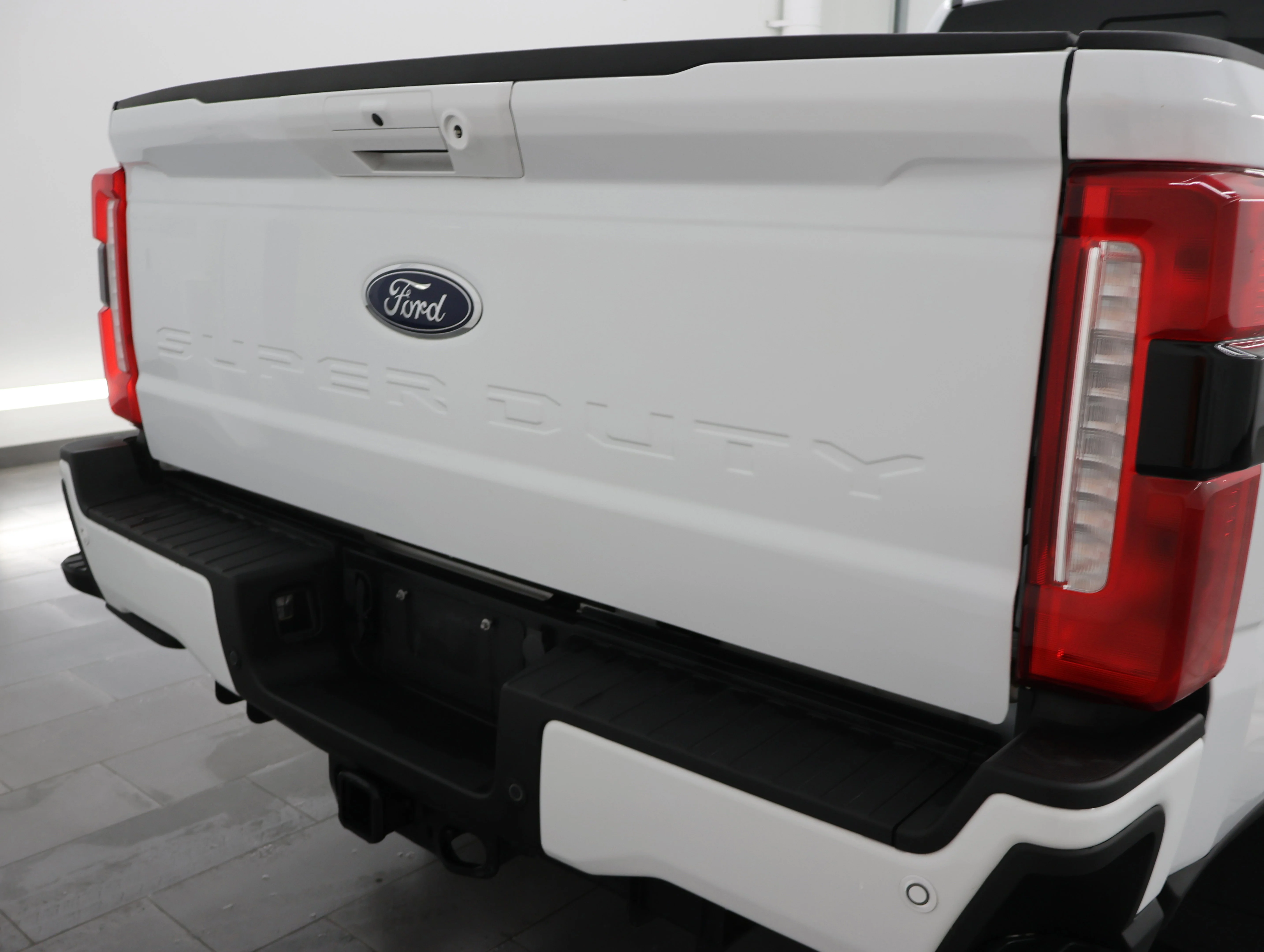 Used 2024 Oxford White Ford Lariat image 30