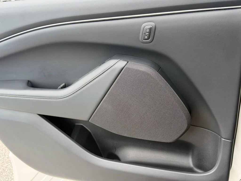 Used 2024 White Metallic Ford Select image 25