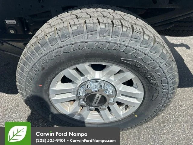 Used 2019 White Ford XL image 11