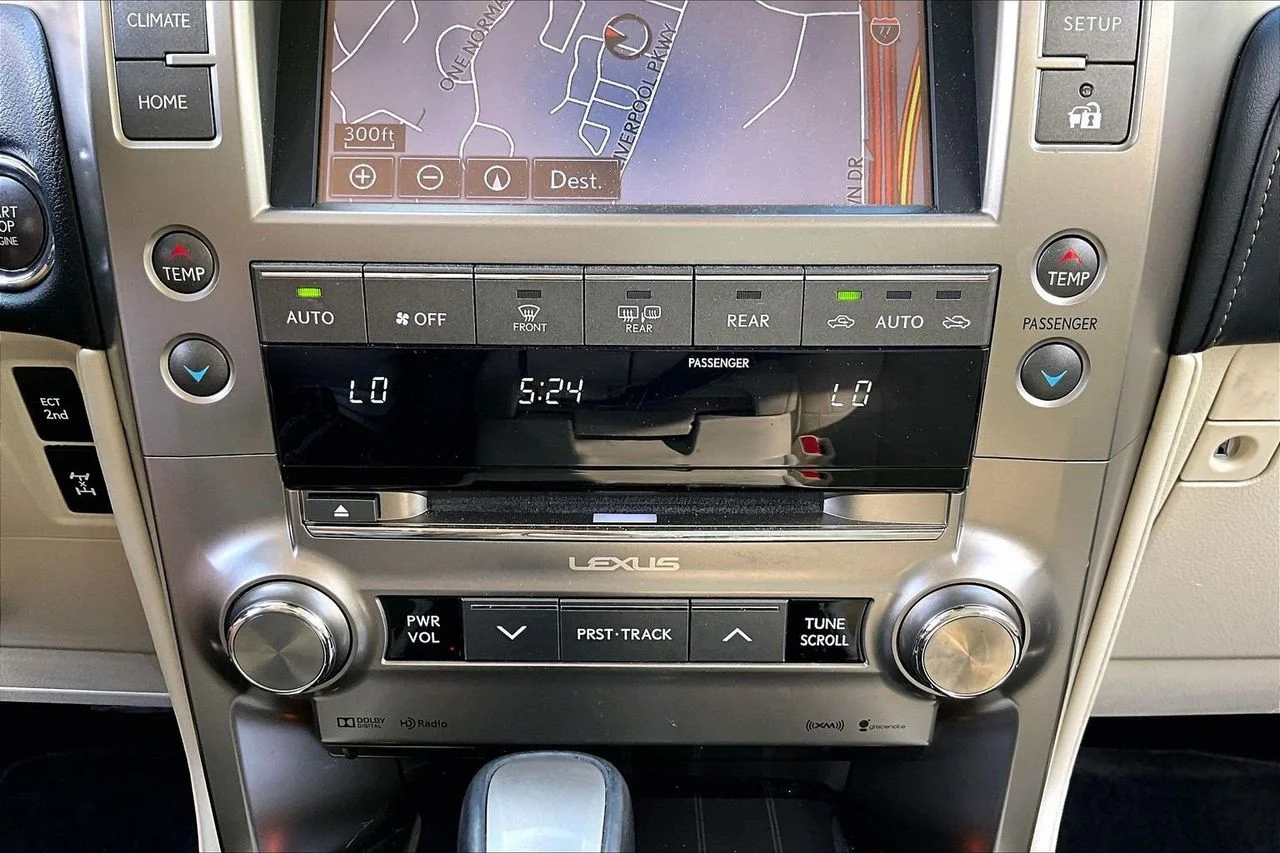 Used 2020  Lexus 460 image 19