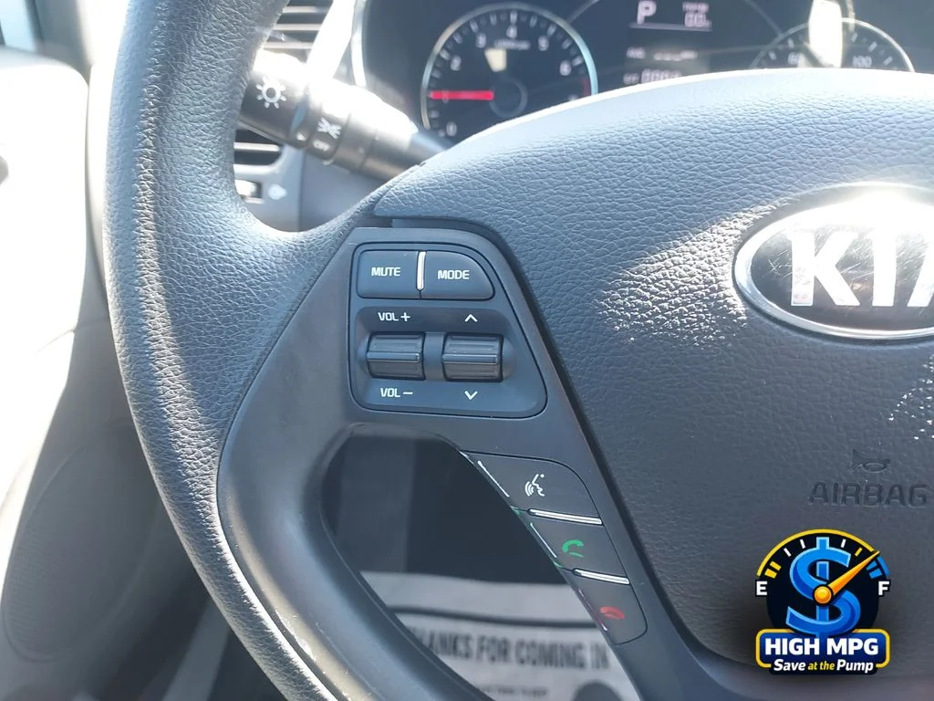 Used 2017 White Kia LX image 16