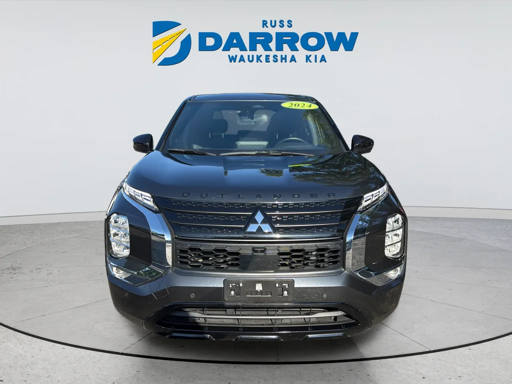 Used 2024  Mitsubishi SE Black Edition image 8