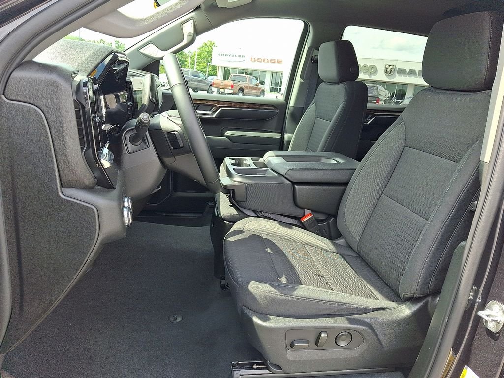 Used 2023 Silver GMC SLE image 14