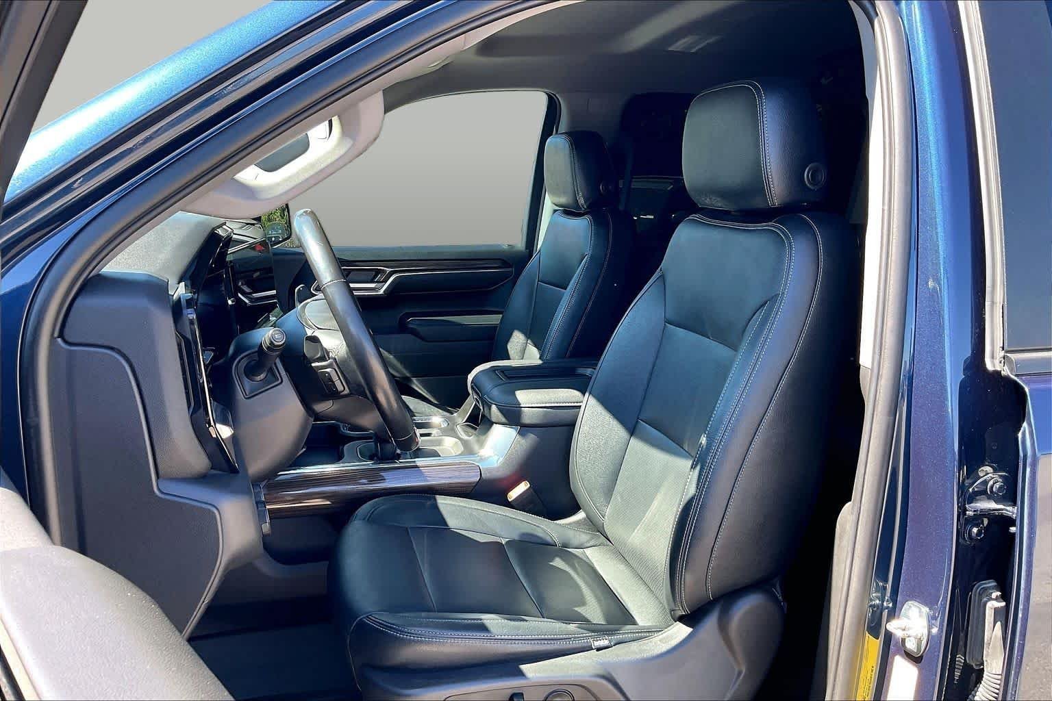 Used 2022 Northsky Blue Metallic Chevrolet LT image 8