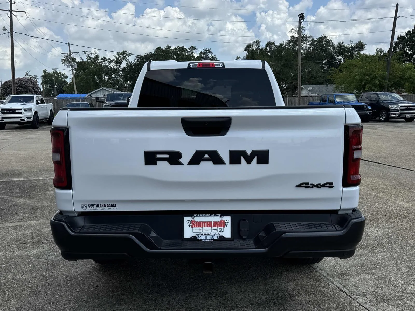 New 2026 Bright White Clear-Coat Exterior Paint RAM Tradesman image 5