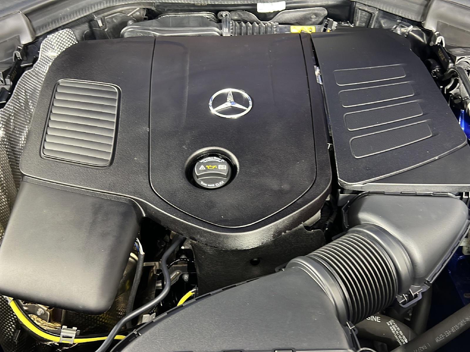 Used 2025 Starling Blue Metallic Mercedes-Benz GLC 350e image 26