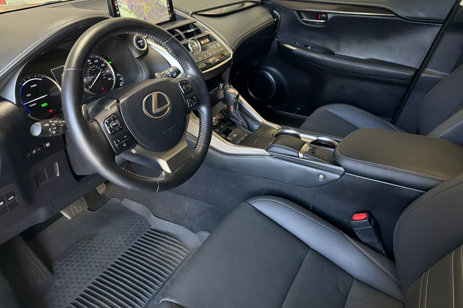 Used 2020 Atomic Silver Lexus  image 11