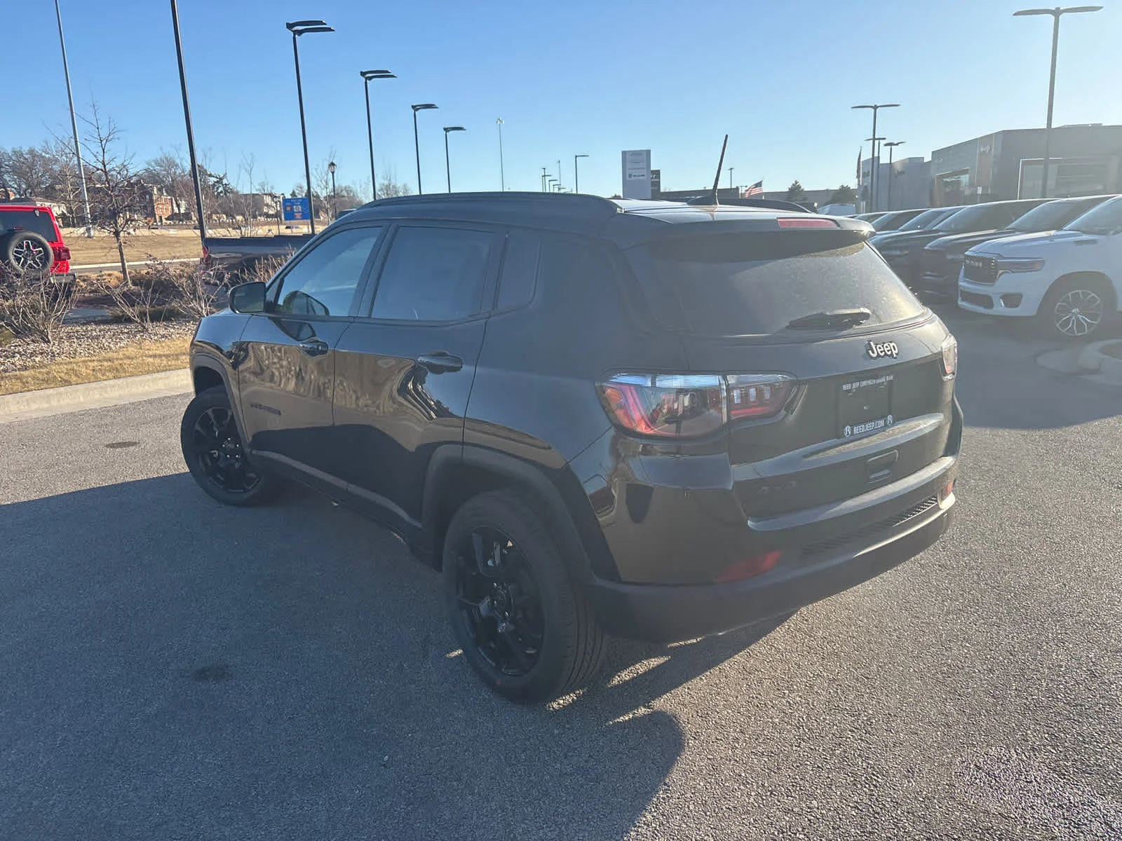 New 2026 Diamond Black Crystal Pearlcoat Jeep Latitude Altitude image 7
