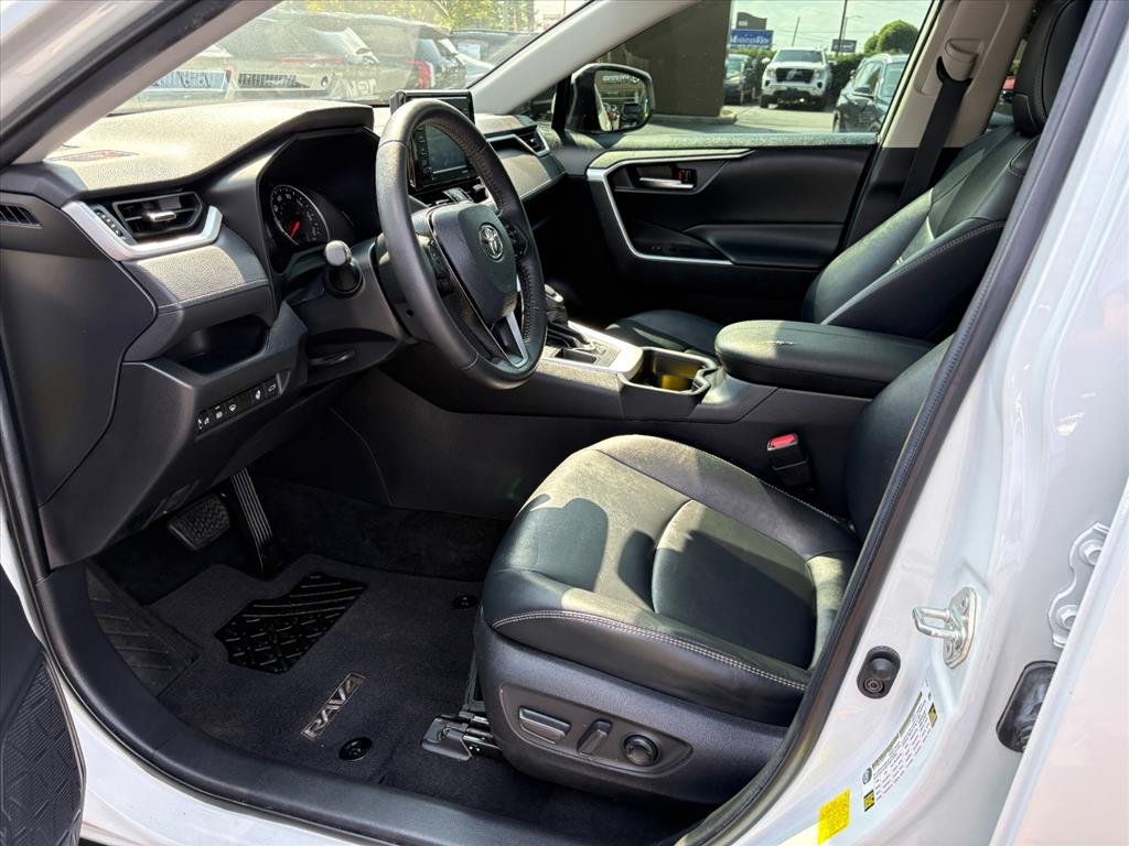 2021 Toyota RAV4 XLE Premium - Photo 15