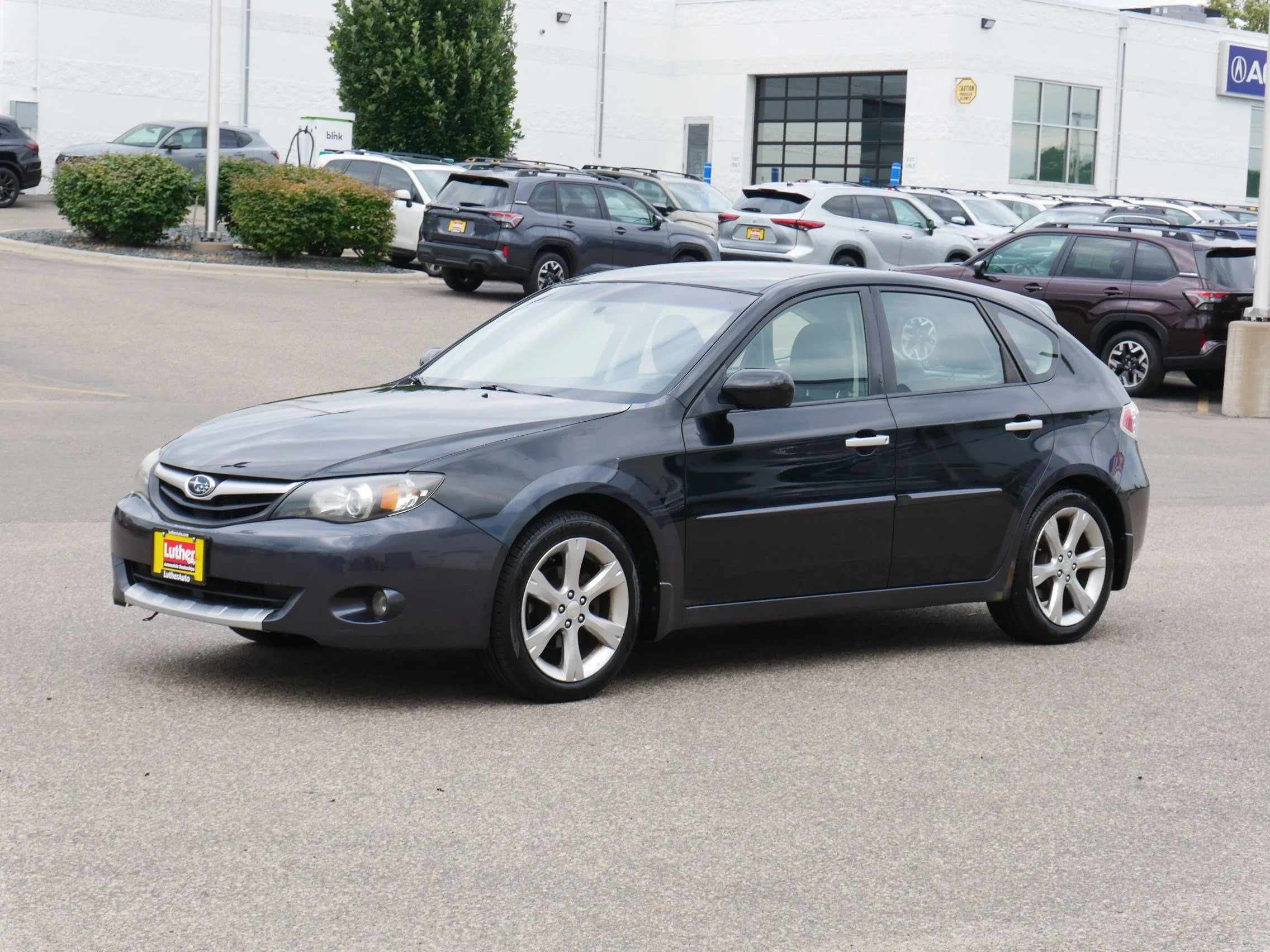 Used 2010 Obsidian Black Pearl With Dark Gray Metallic Subaru Outback Sport image 3