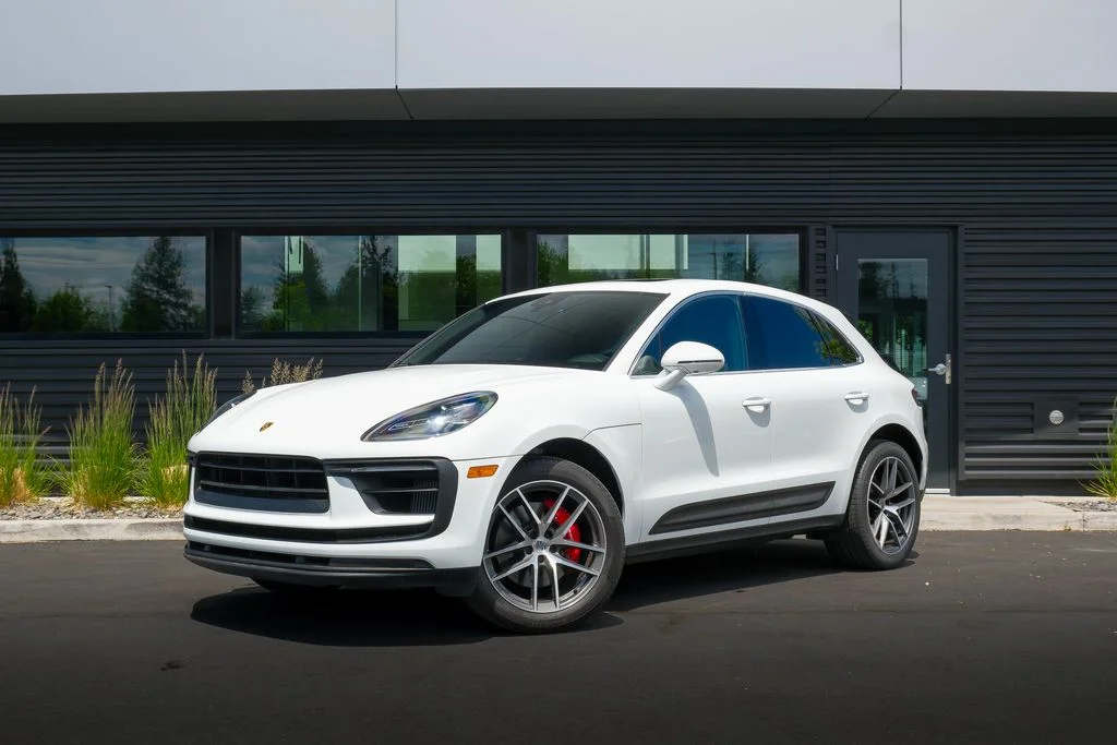 2022 Porsche Macan S's photo