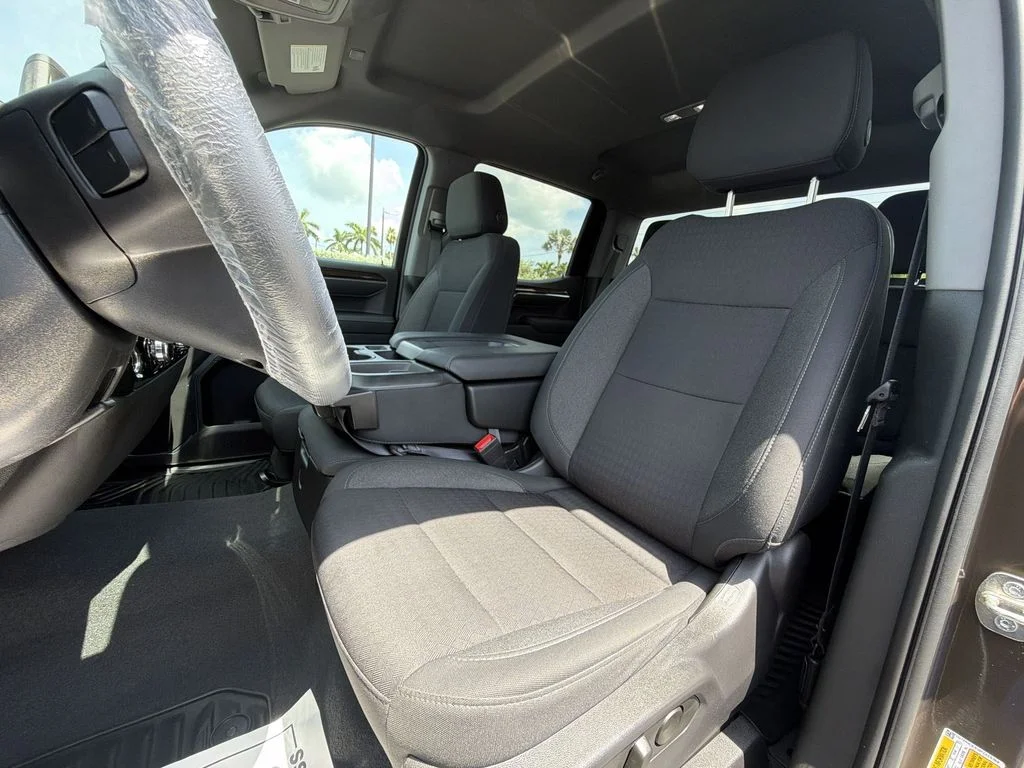 Used 2023 Brown GMC Elevation image 26
