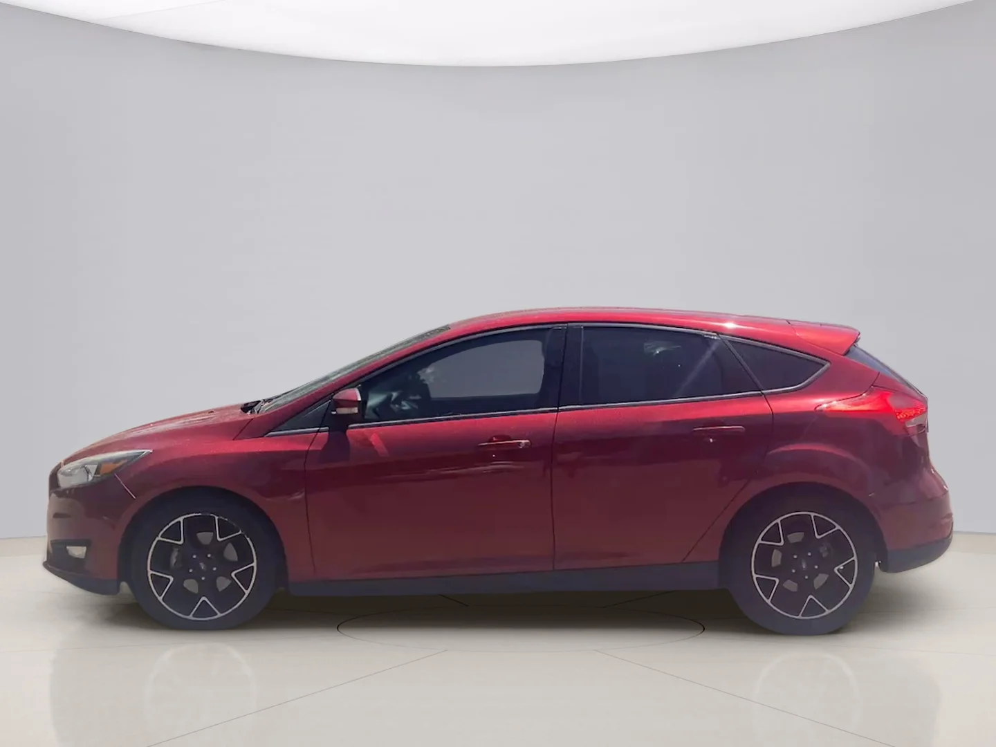 Used 2015 Red Ford SE HATCHBA image 8