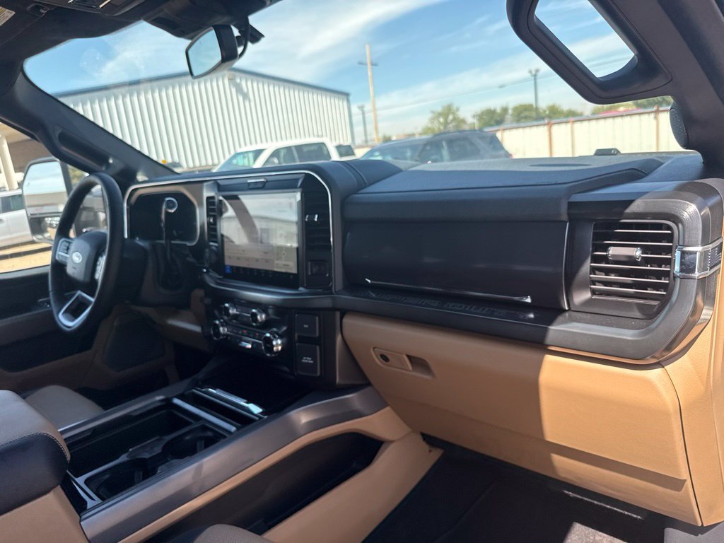 New 2026 Star White Metallic Tri-Coat Ford Lariat image 39