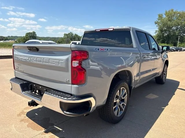 2024 Chevrolet Silverado 1500 LT - Photo 3
