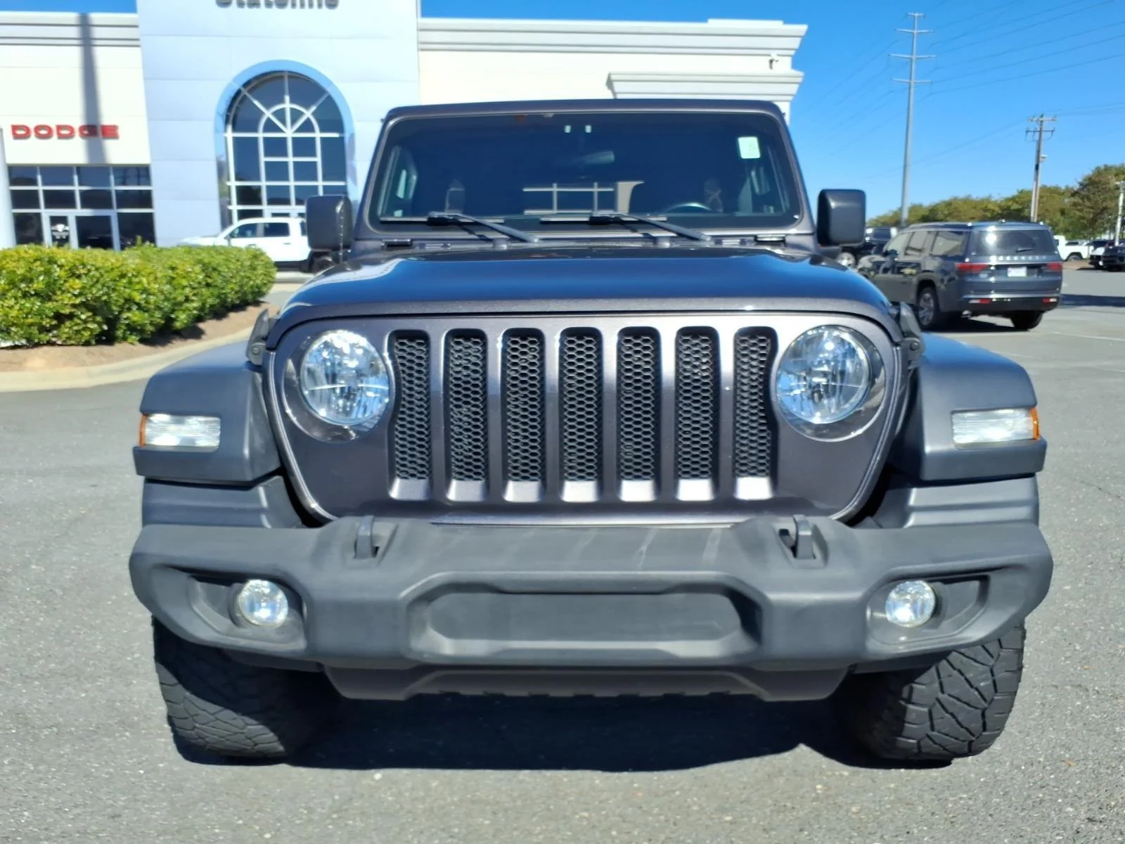 Used 2020 Granite Crystal Metallic Clearcoat Jeep Sport S image 14