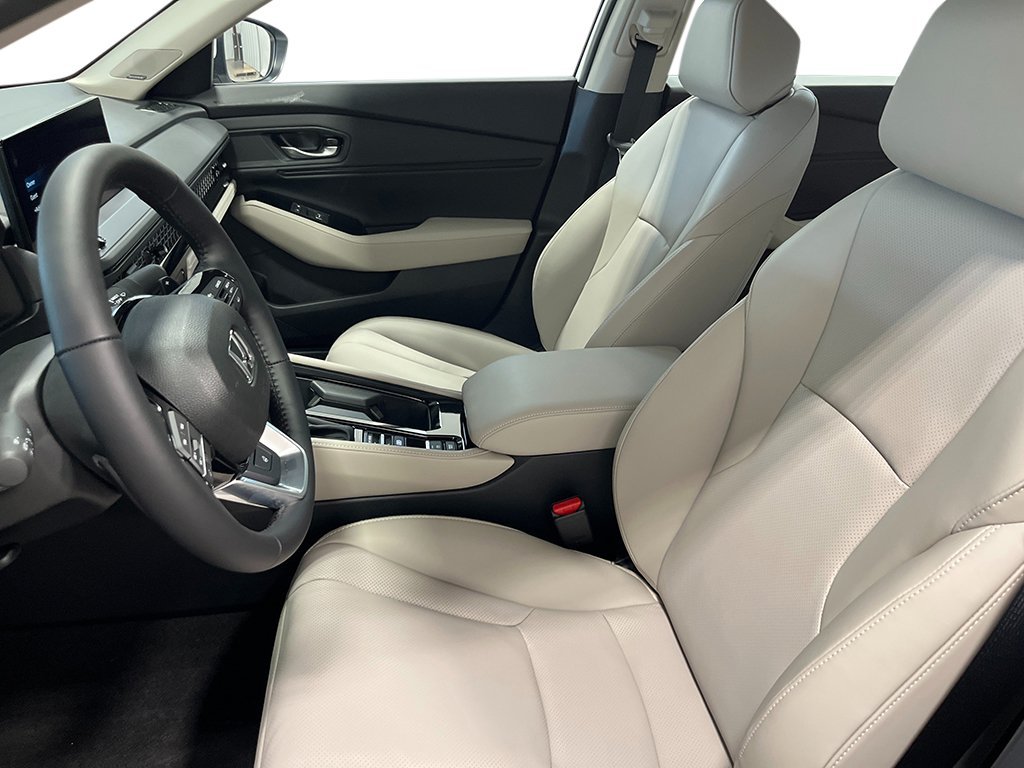 New 2026 Platinum White Pearl Honda Touring image 13