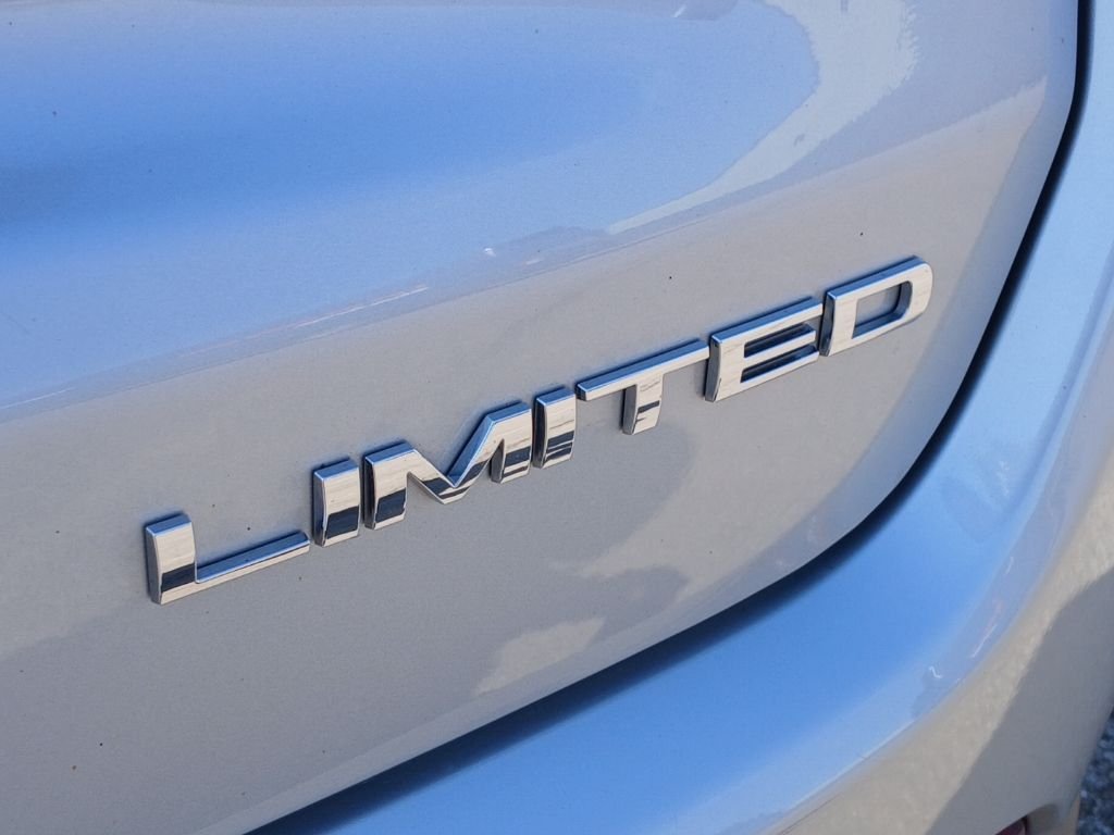 Used 2024 Silver Jeep Limited image 29