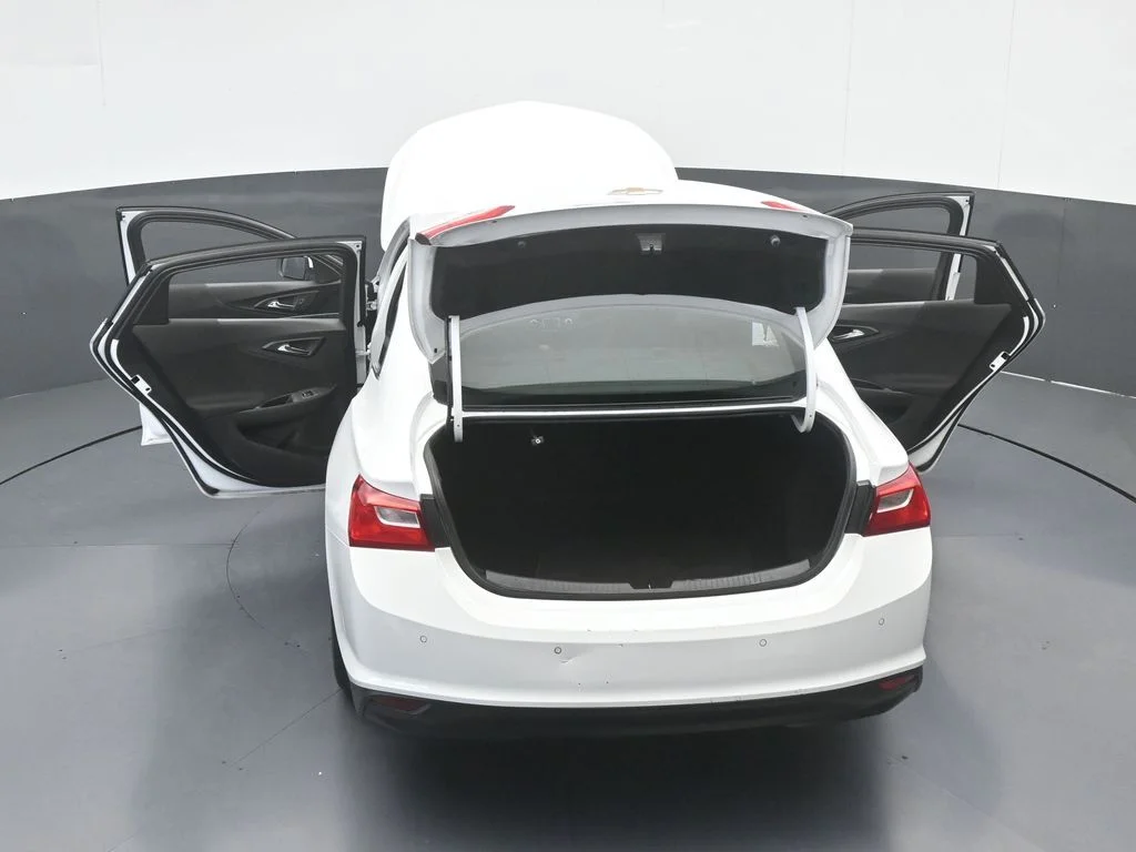 Used 2024 Summit White Chevrolet LT image 63