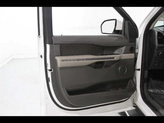 Used 2019 White Ford XLT image 5