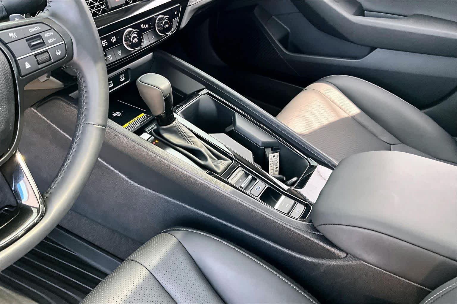Certified Used 2025 Urban Gray Pearl Honda HYBRID EX-L image 17