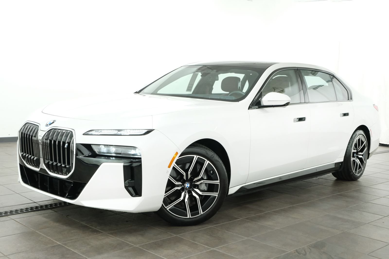 2024 BMW i7 xDrive60's photo