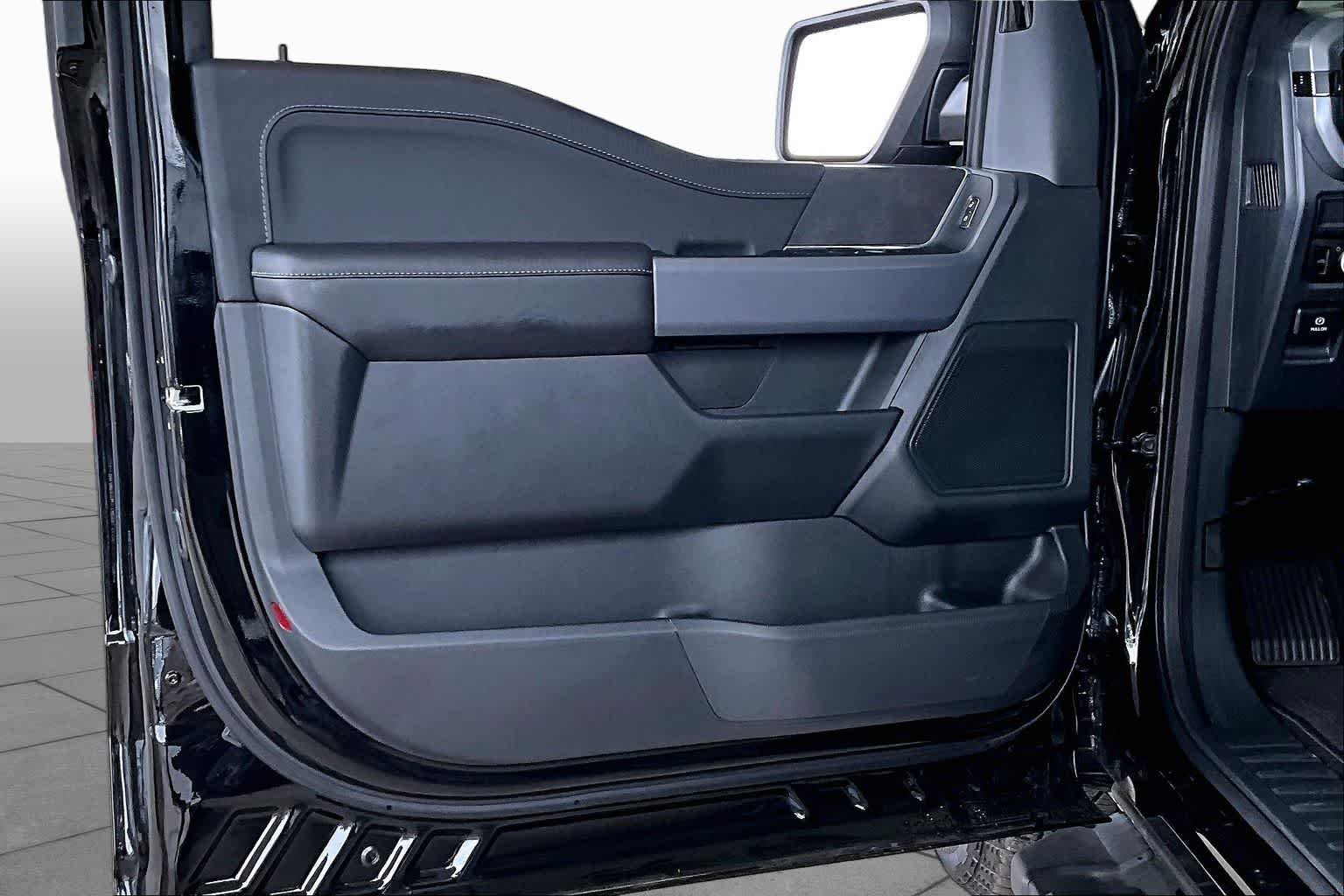 New 2026 Agate Black Metallic Ford XLT image 10
