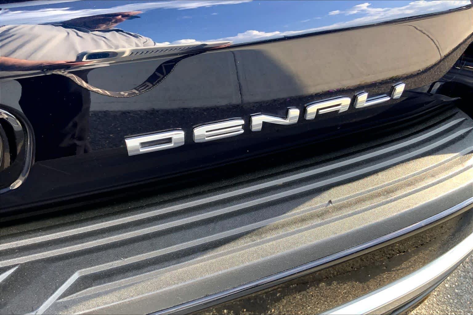 Used 2024 Midnight Blue Metallic GMC Denali image 10