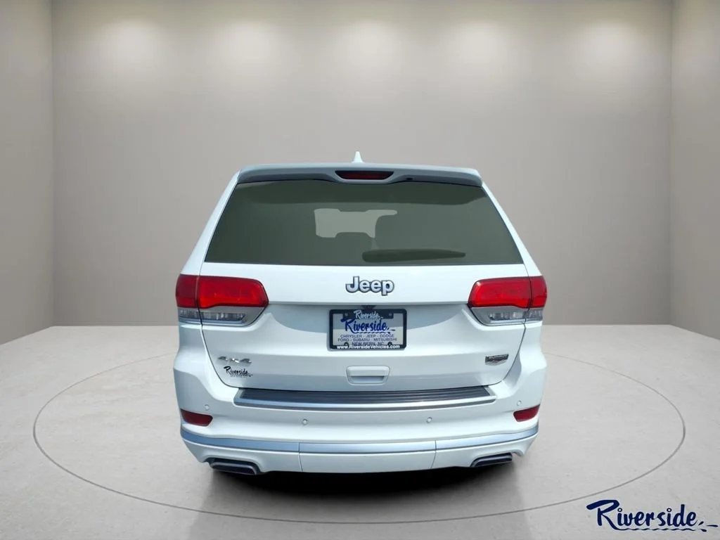Used 2017 White Jeep Summit image 3