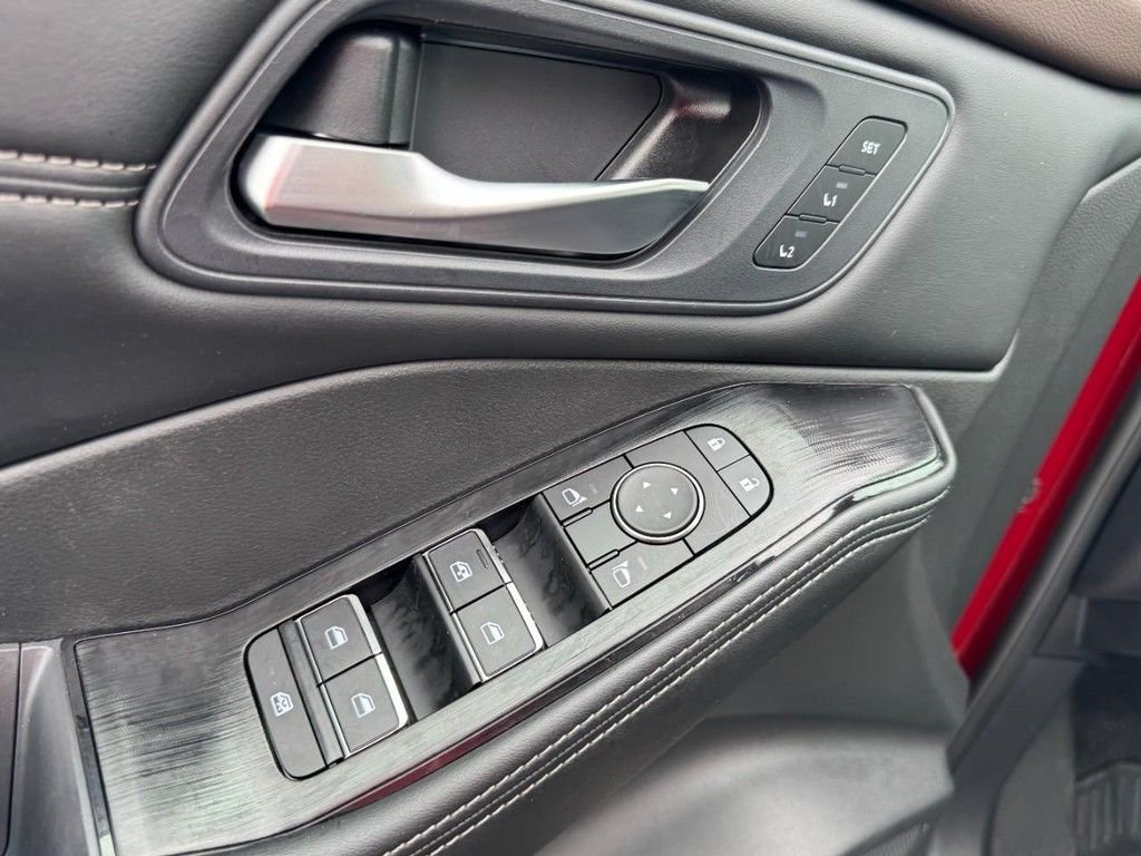 Used 2023 Red Nissan SL image 16