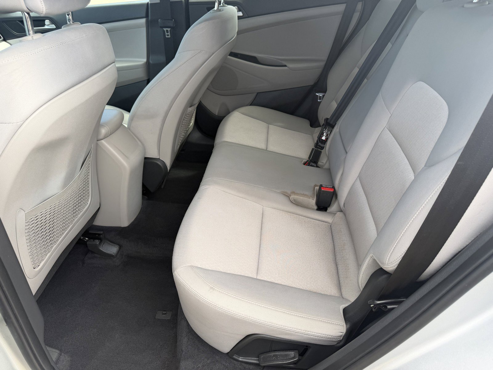 Used 2018 Molten Silver Hyundai SEL image 23