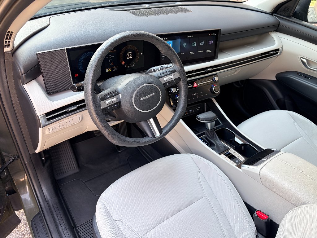 Certified Used 2025 Rockwood Green Hyundai SEL image 9