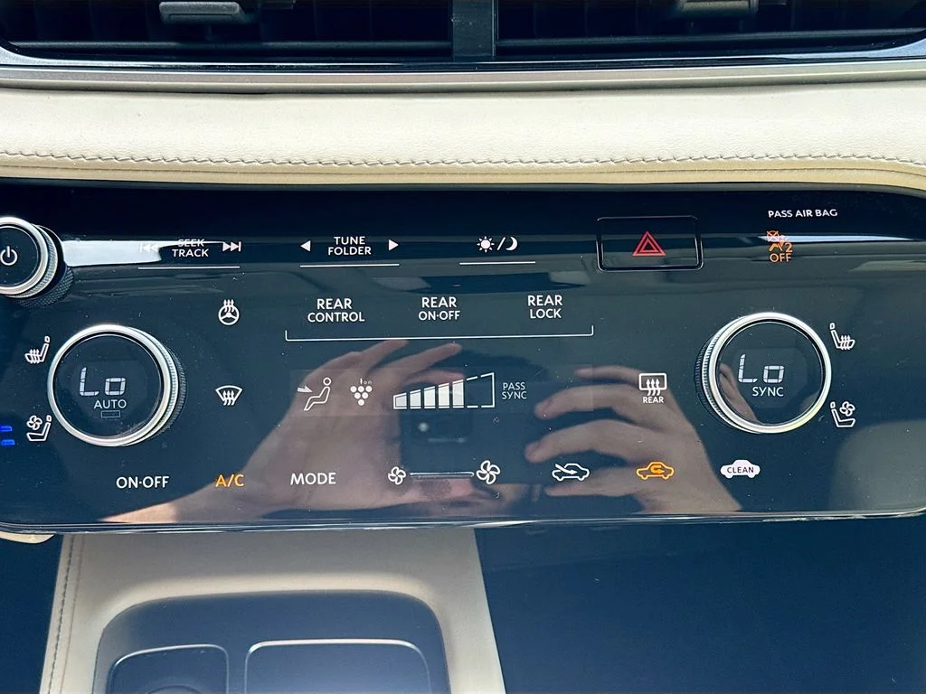 Certified Used 2023 White INFINITI Sensory image 17