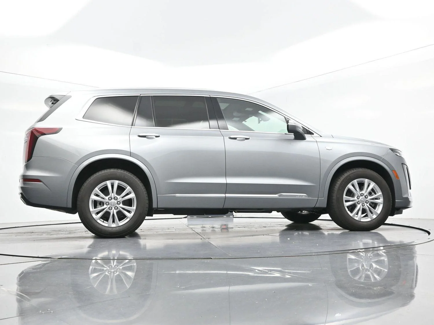 Used 2025 Argent Silver Metallic Cadillac Luxury image 48