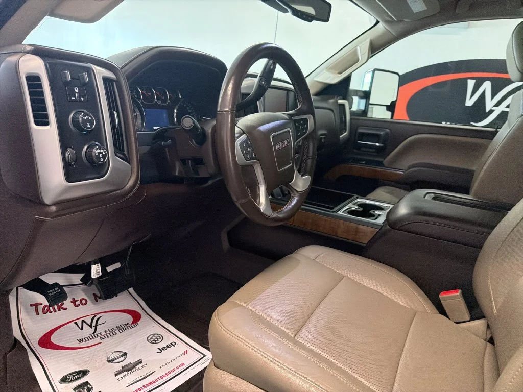 Used 2018 QUICKSILVER METALLIC GMC SLT image 12