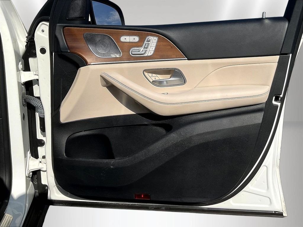 Used 2022 Polar White Mercedes-Benz GLE 350 image 30