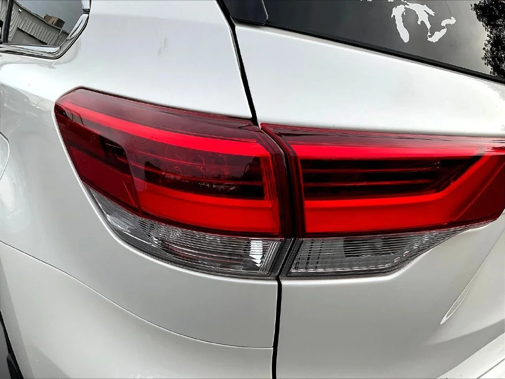 Used 2019 Blizzard Pearl Toyota XLE image 26