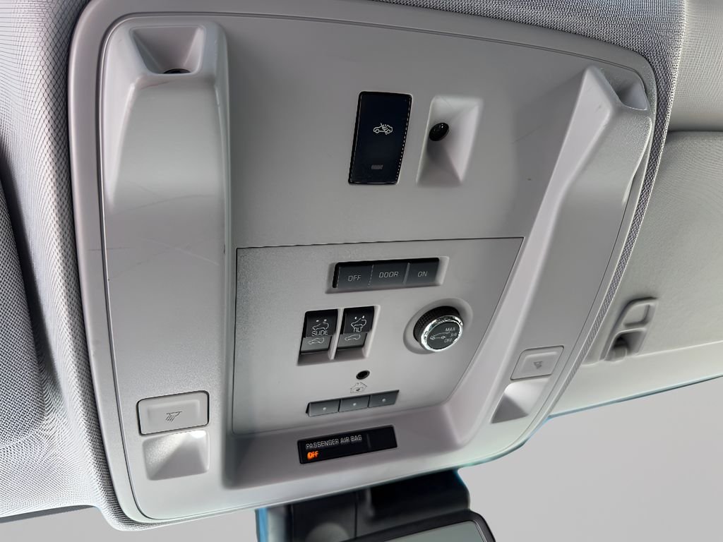 Used 2020 Silver Ice Metallic Chevrolet Premier image 33