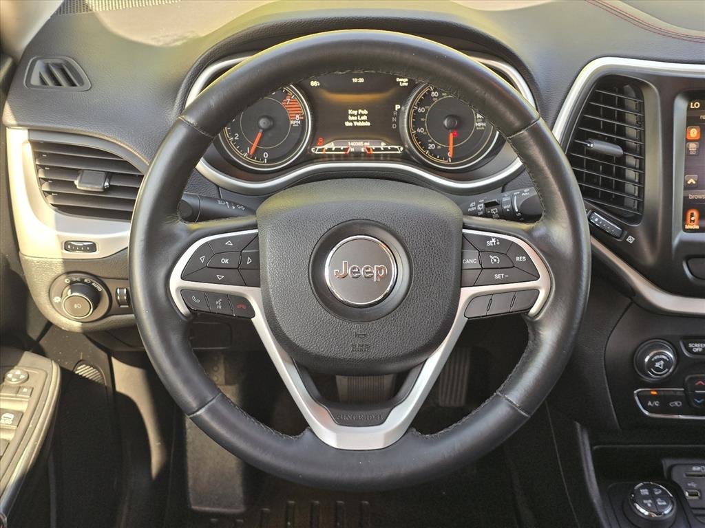 Used 2016 Gray Jeep Trailhawk image 14