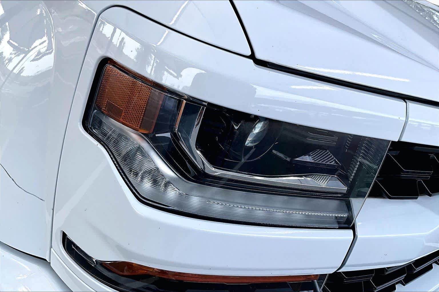 Used 2017 Summit White Chevrolet Custom image 28