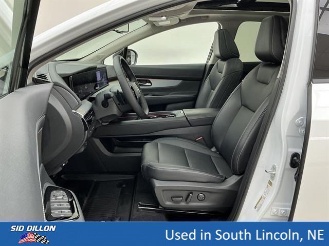 Used 2025 Everest White Pearl Tricoat Nissan SL image 17