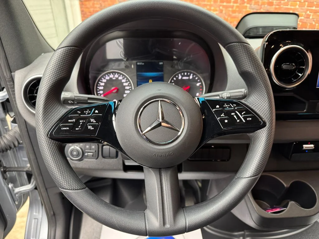 Used 2025 Silver Mercedes-Benz Cargo 170 WB image 15