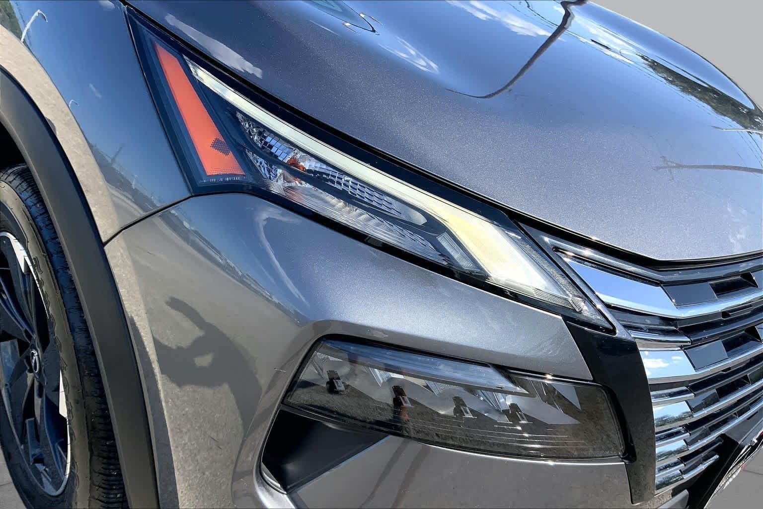 Used 2024 Gun Metallic Nissan SV image 28