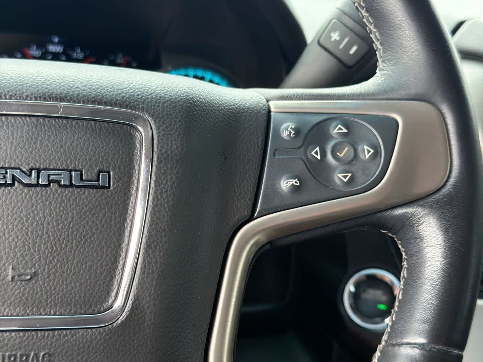 Used 2019 White Frost Tricoat GMC Denali image 26