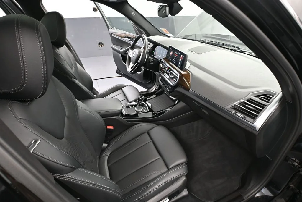 Used 2023 Black BMW xDrive30i image 50