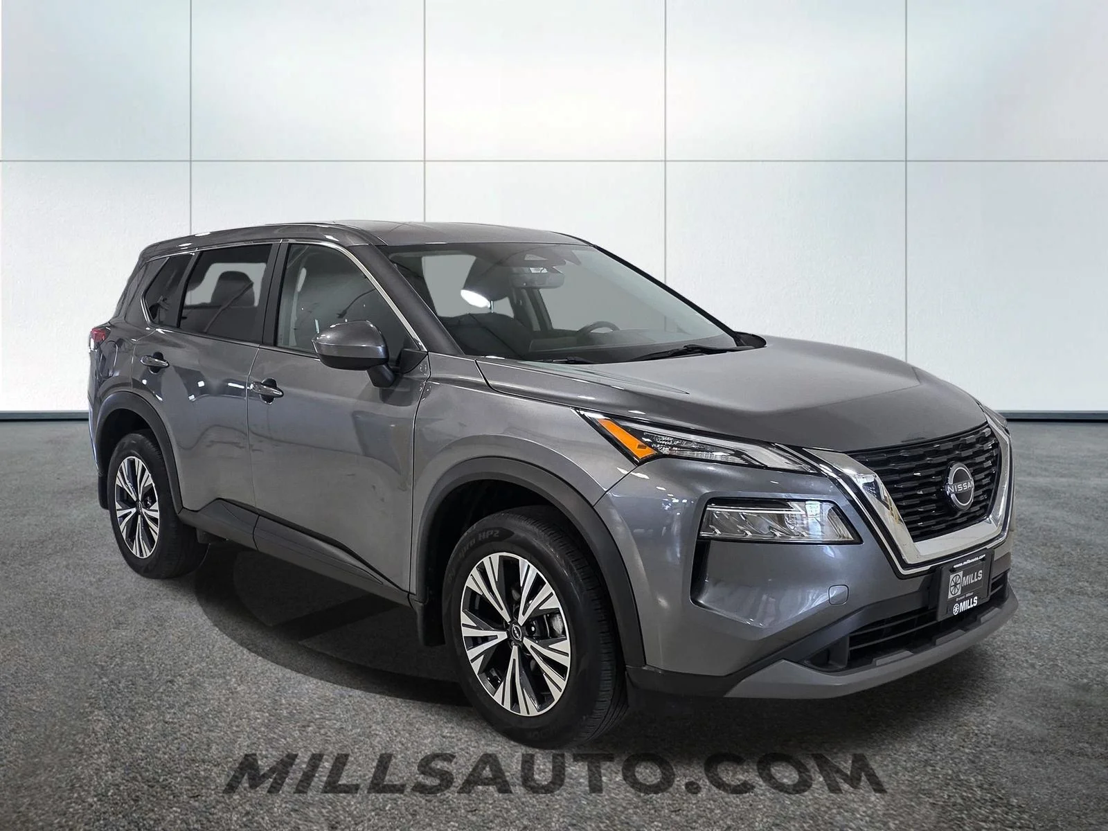 Used 2023 Gray Nissan SV image 10