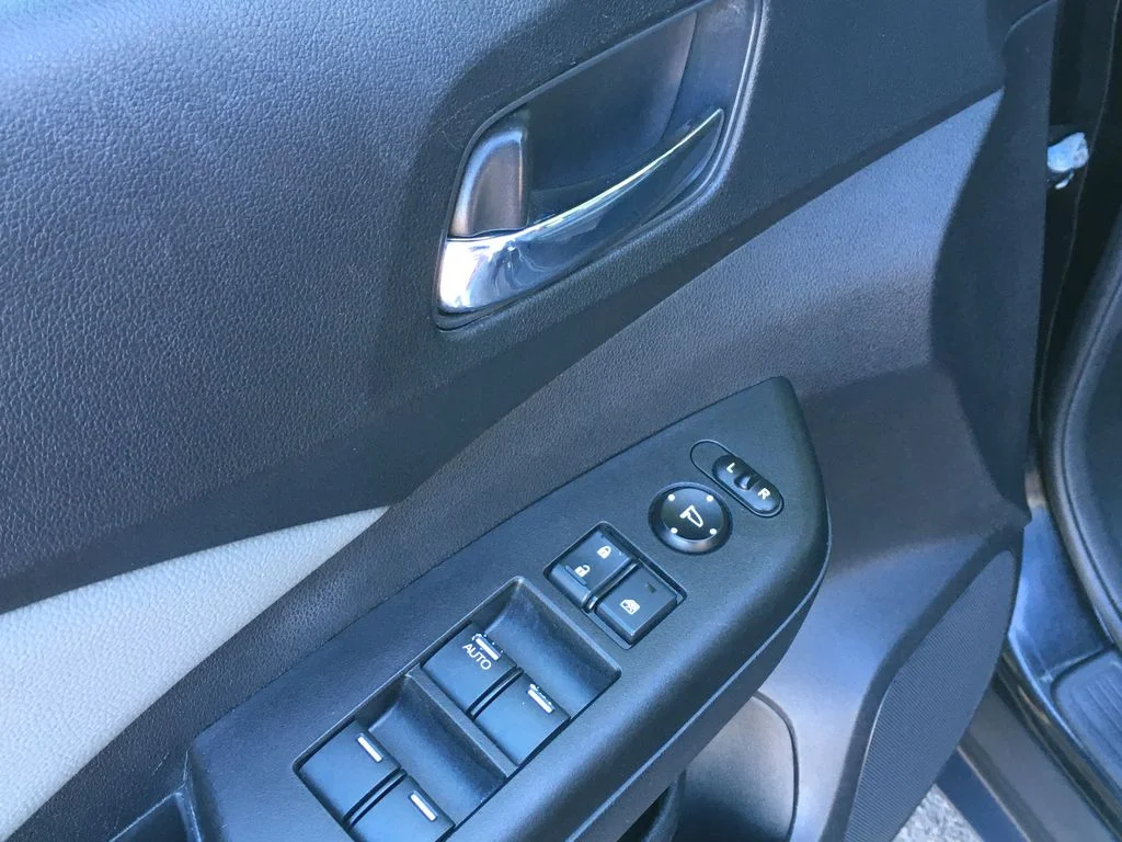 Used 2015  Honda EX image 21