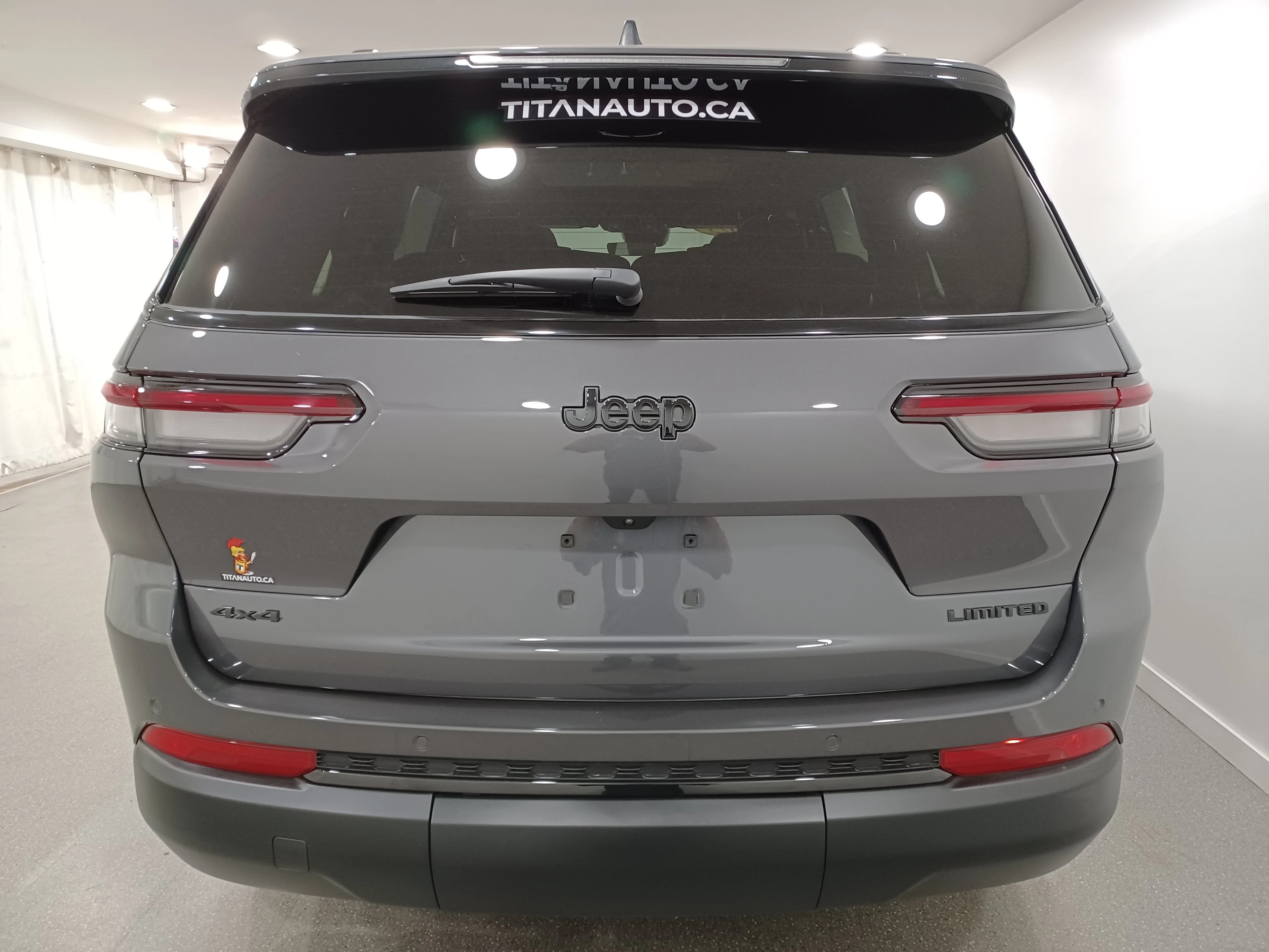Used 2025 Baltic Grey Metallic Jeep Limited 4x4*6 Pass | Only 151km! | Adaptive Cruise | Remote Start | Nav | Htd Leather | Pano Roof image 26