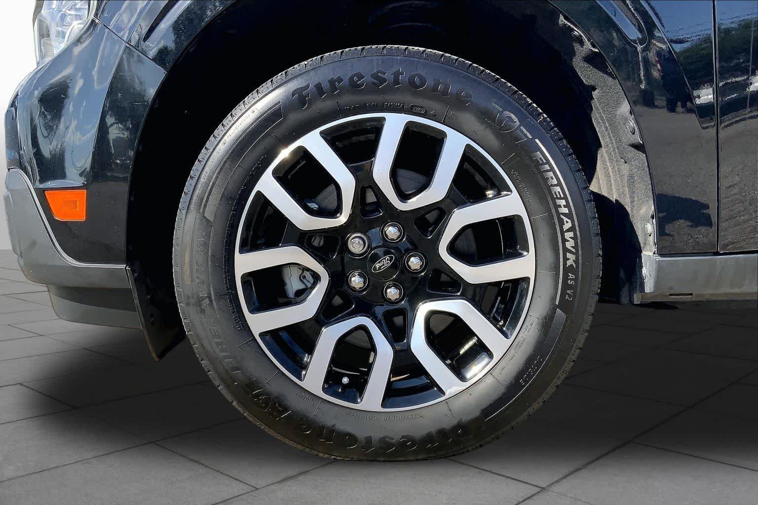 Used 2022 Shadow Black Ford Lariat image 9